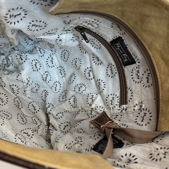 Myra Fragrant Yellow Shoulder Bag crossbody SW rug design embossed leather - Picture 13 of 16